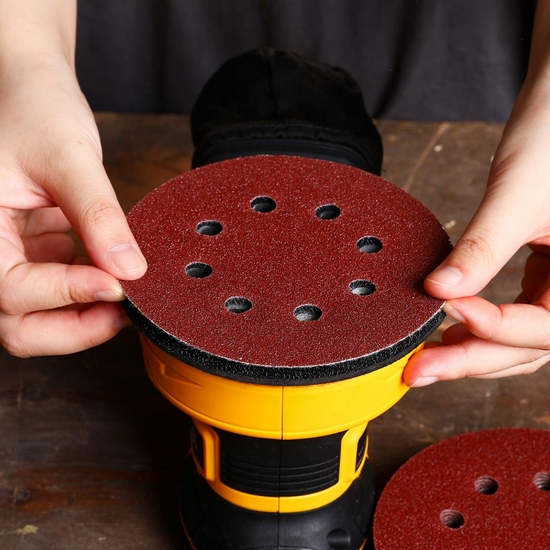 Набор шлифовальных кругов D 125 мм зерно P60, P80, P100, P120, P150, P180, P240, P320, P400, P600 DEKO SD150 (150 шт)