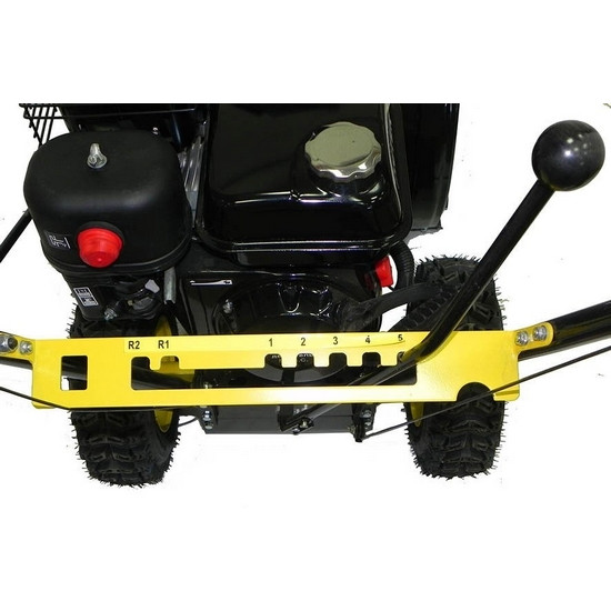 Снегоуборщик бензиновый Huter SGC 4800E Снегоуборщик бензиновый Huter SGC 4800E
