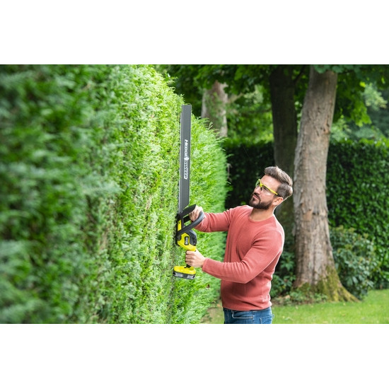 ONE + / Кусторез RYOBI HP RY18HTX60A-0 (без батареи)