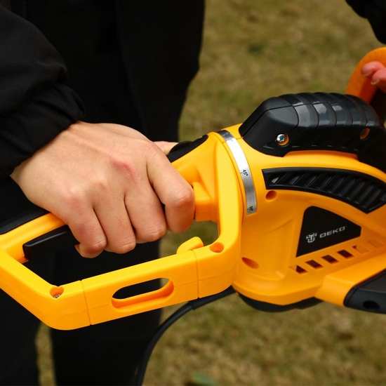 Кусторез электрический DEKO DKBC950