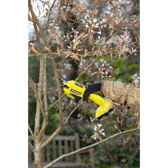 ONE + / Секатор (сучкорез) RYOBI RY18SCA-0 (без батареи) ONE + / Секатор (сучкорез) RYOBI RY18SCA-0 (без батареи)