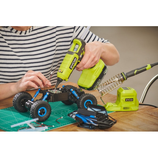 ONE + / Термоклеевой пистолет RYOBI RGL18-0