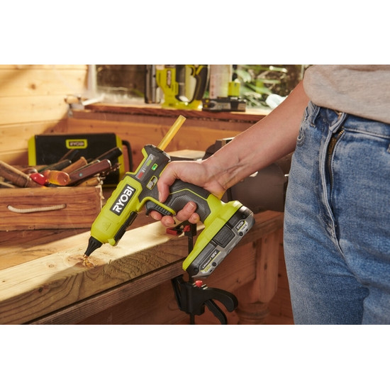 ONE + / Термоклеевой пистолет RYOBI RGL18-0