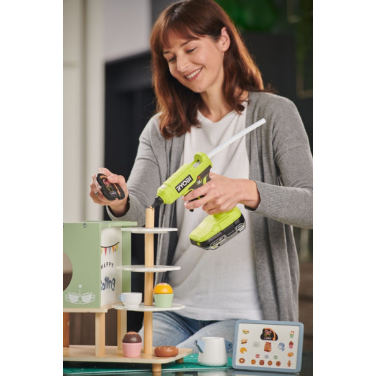 ONE + / Термоклеевой пистолет RYOBI RGLU18-0 ONE + / Термоклеевой пистолет RYOBI RGLU18-0