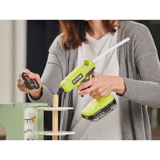 ONE + / Термоклеевой пистолет RYOBI RGLU18-0 ONE + / Термоклеевой пистолет RYOBI RGLU18-0