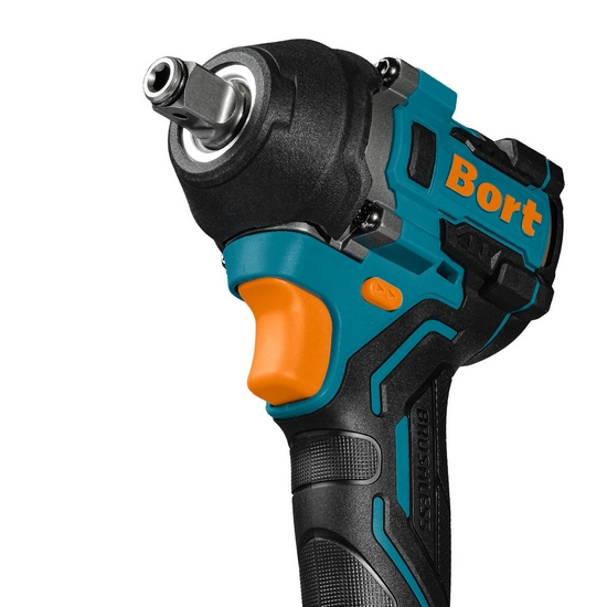 Гайковерт аккумуляторный Bort BSR-21U-S