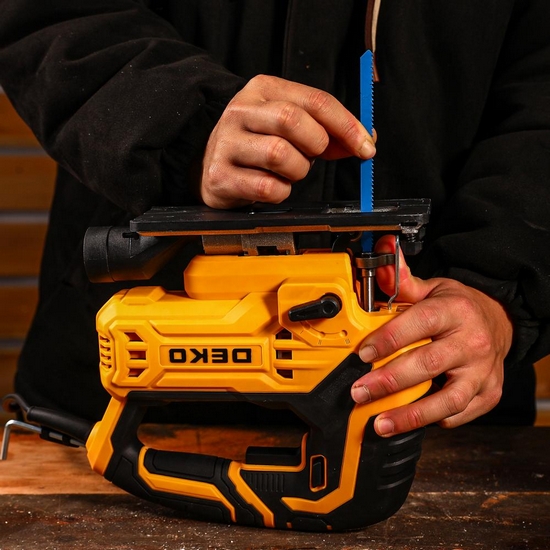 Лобзик DEKO DKJS1050E Laser Лобзик DEKO DKJS1050E Laser