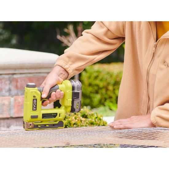 ONE + / Степлер RYOBI R18ST50-0 (без батареи) ONE + / Степлер RYOBI R18ST50-0 (без батареи)