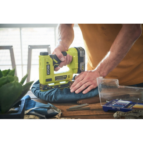 ONE + / Степлер RYOBI R18ST50-0 (без батареи) ONE + / Степлер RYOBI R18ST50-0 (без батареи)