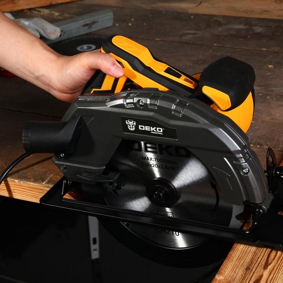 Пила циркулярная DEKO DKCS2400-210 Пила циркулярная DEKO DKCS2400-210