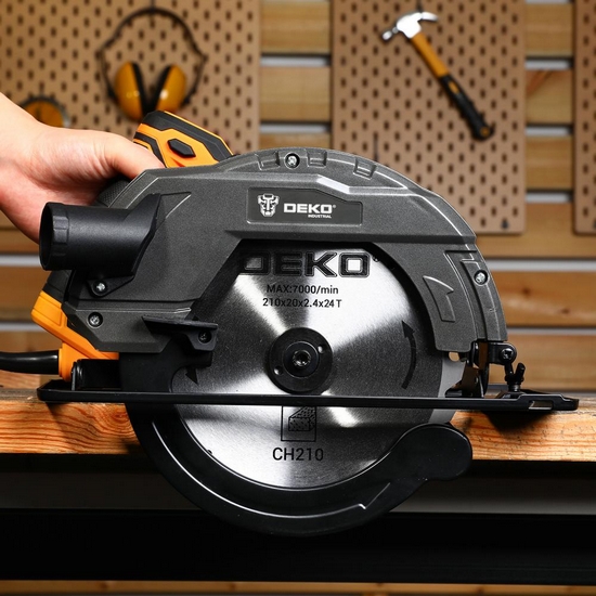 Пила циркулярная DEKO DKCS2300W Пила циркулярная DEKO DKCS2300W