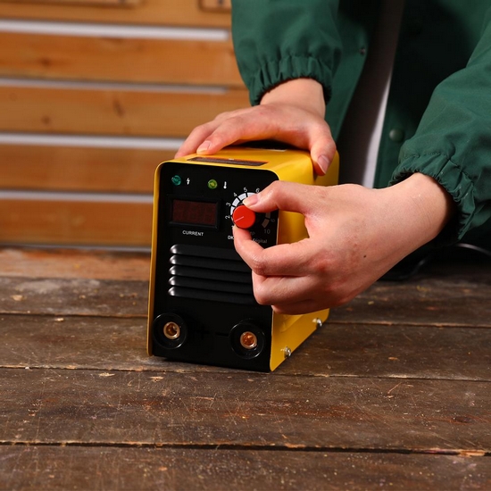 Инвертор сварочный DEKO DKWM200A Digital Инвертор сварочный DEKO DKWM200A Digital