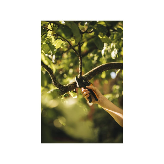 Секатор контактный FISKARS PowerStep с храповым механизмом Секатор контактный FISKARS PowerStep с храповым механизмом