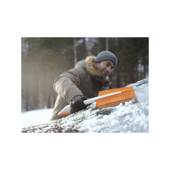 Щетка для снега со скребком SnowXpert FISKARS Щетка для снега со скребком SnowXpert FISKARS