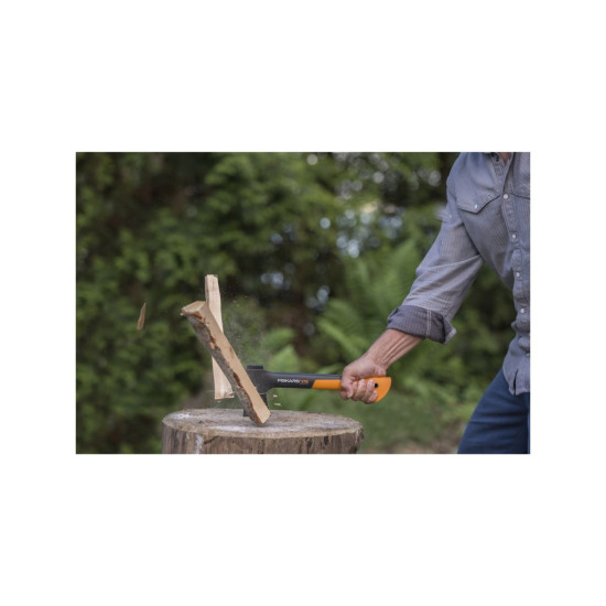 Топор универсальный X7 XS FISKARS Топор универсальный X7 XS FISKARS