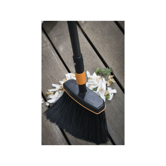 Щетка 26-29см QuikFit FISKARS Щетка 26-29см QuikFit FISKARS