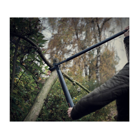 Сучкорез контактный L39 FISKARS SingleStep c загнутыми лезвиями большой Сучкорез контактный L39 FISKARS SingleStep c загнутыми лезвиями большой