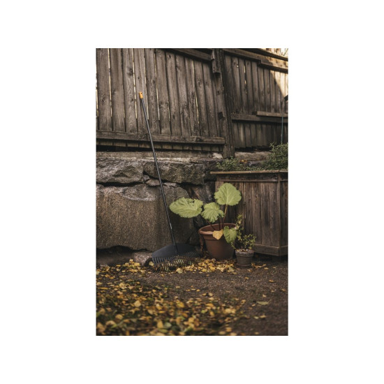 Грабли Solid для листьев L FISKARS Грабли Solid для листьев L FISKARS