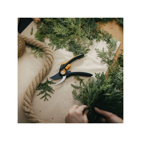 Секатор плоскостной FISKARS Plus Smartfit P541 Секатор плоскостной FISKARS Plus Smartfit P541