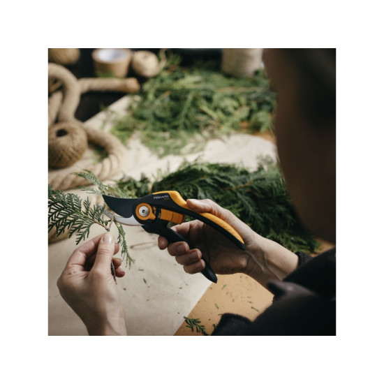 Секатор плоскостной FISKARS Plus Smartfit P541 Секатор плоскостной FISKARS Plus Smartfit P541