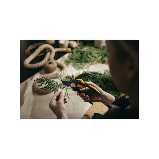 Секатор плоскостной FISKARS Plus Smartfit P541 Секатор плоскостной FISKARS Plus Smartfit P541