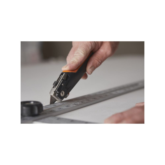 Нож для гипсокартона со сменным лезвием CarbonMax FISKARS Нож для гипсокартона со сменным лезвием CarbonMax FISKARS
