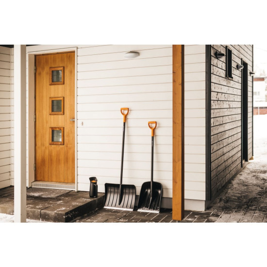 Лопата снеговая Solid FISKARS Лопата снеговая Solid FISKARS