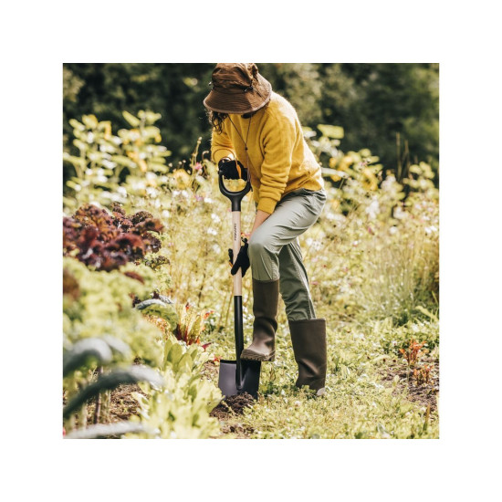 Лопата штыковая с дер. черенком Solid FISKARS Лопата штыковая с дер. черенком Solid FISKARS