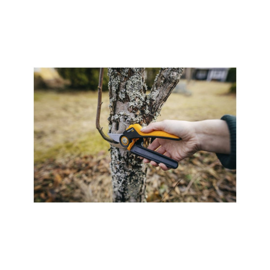 Секатор плоскостной FISKARS Xseries PowerGear M P921 Секатор плоскостной FISKARS Xseries PowerGear M P921