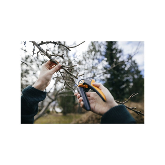 Секатор плоскостной FISKARS Xseries PowerGear M P921 Секатор плоскостной FISKARS Xseries PowerGear M P921