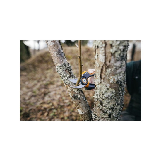 Секатор плоскостной FISKARS Xseries PowerGear M P921 Секатор плоскостной FISKARS Xseries PowerGear M P921