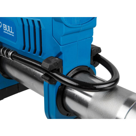 Аккум. шприц для смазки BULL CGG 6818 в кор. XLTpro SET 18 В, 690 атм., 255 г/мин, 1х4 А*ч, з/у 4 А Аккум. шприц для смазки BULL CGG 6818 в кор. XLTpro SET 18 В, 690 атм., 255 г/мин, 1х4 А*ч, з/у 4 А