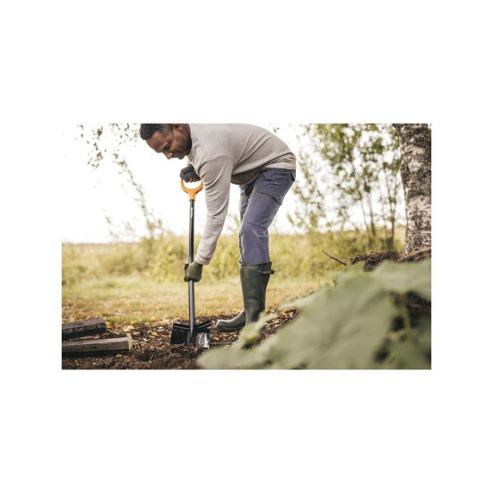 Лопата штыковая с удлиненным лезвием и удлин ручкой FISKARS Лопата штыковая с удлиненным лезвием и удлин ручкой FISKARS
