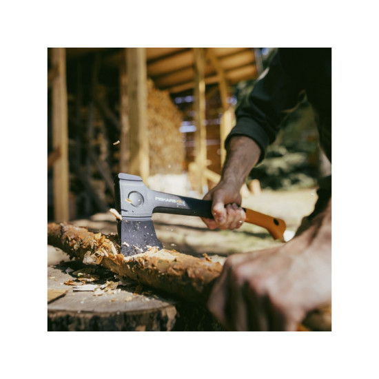 Топор универсальный X18 S FISKARS Топор универсальный X18 S FISKARS