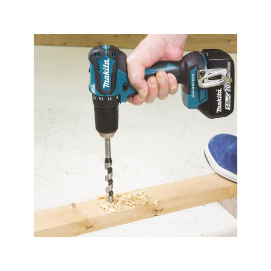 Аккум. дрель-шуруповерт MAKITA LXT DDF489RTJ в кейсе Аккум. дрель-шуруповерт MAKITA LXT DDF489RTJ в кейсе