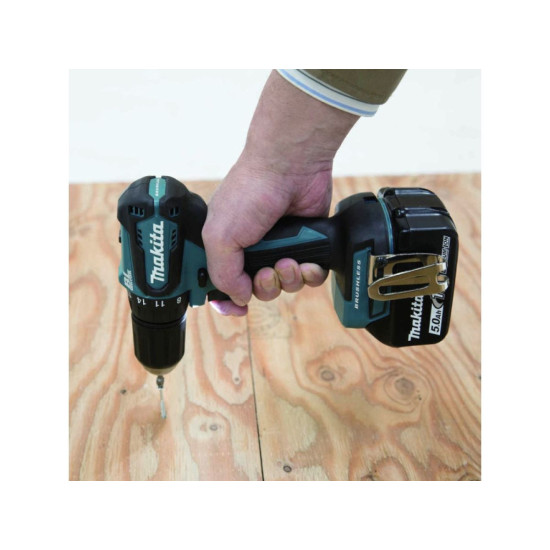 Аккум. дрель-шуруповерт MAKITA LXT DDF489RTJ в кейсе Аккум. дрель-шуруповерт MAKITA LXT DDF489RTJ в кейсе