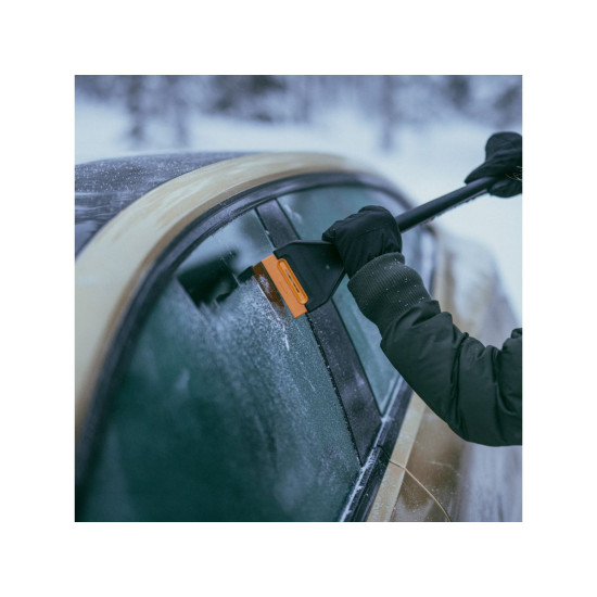 Щетка для снега 47см со скребком Solid FISKARS Щетка для снега 47см со скребком Solid FISKARS