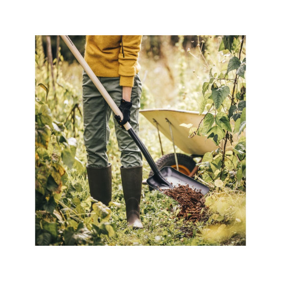 Лопата совковая с дер. черенком FISKARS Лопата совковая с дер. черенком FISKARS