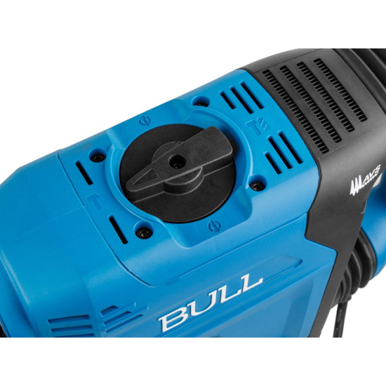 Перфоратор BULL BH 5001 в чем. 1500 Вт, 5-15 Дж, 50 мм, 2 реж. + 1 зуб., 1 сверло, SDS-max, рег. об. Перфоратор BULL BH 5001 в чем. 1500 Вт, 5-15 Дж, 50 мм, 2 реж. + 1 зуб., 1 сверло, SDS-max, рег. об.
